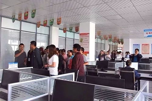 夏河縣電商產業扶貧新篇章 電商新星培養計劃觀摩團蒞臨我中心考察電子商務技術服務